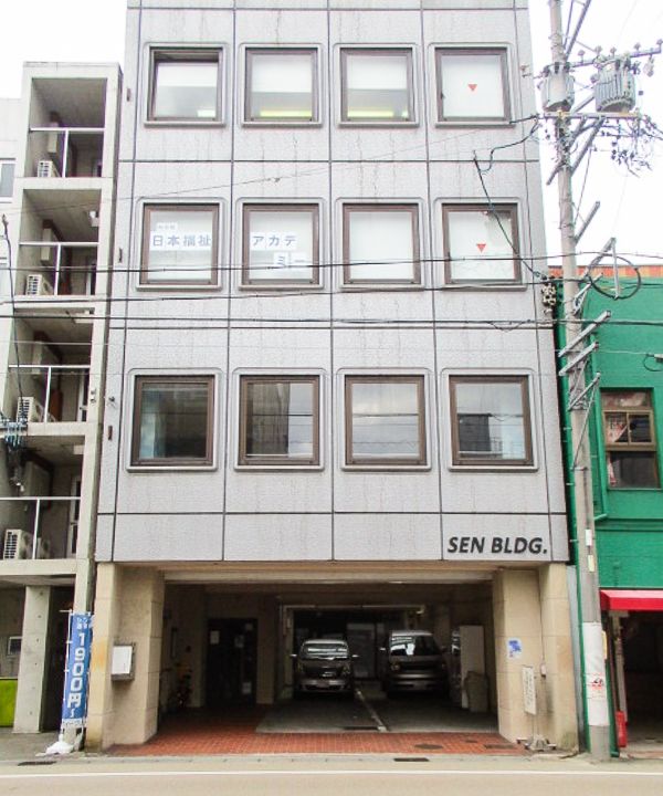 日本福祉アカデミー岐阜校の外観